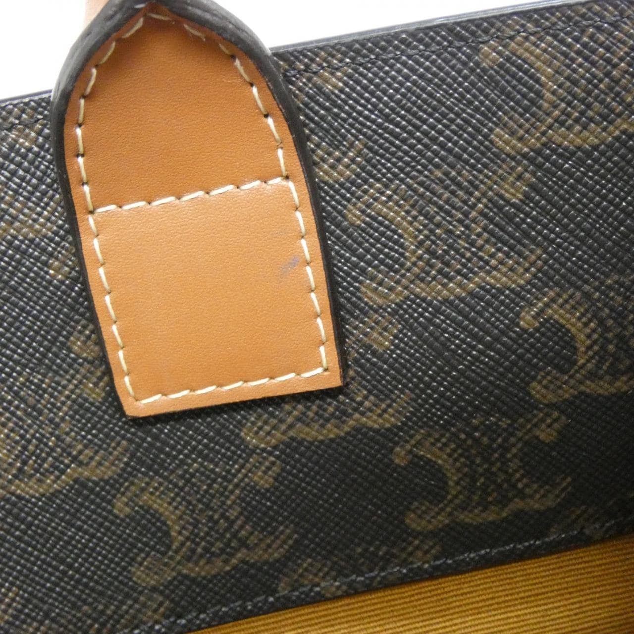 セリーヌ スモール バーティカル カバ 191542BZK バッグ