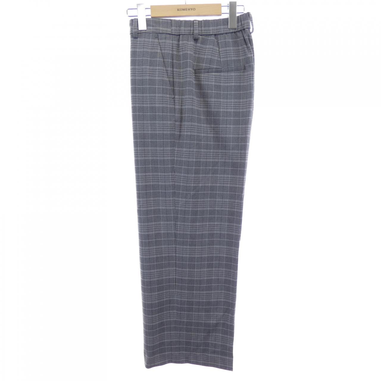 ニジュウサンク 23区 パンツ