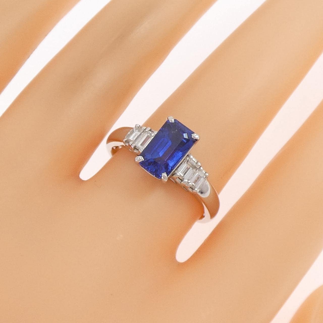 PT900 サファイヤ リング 2.27CT
