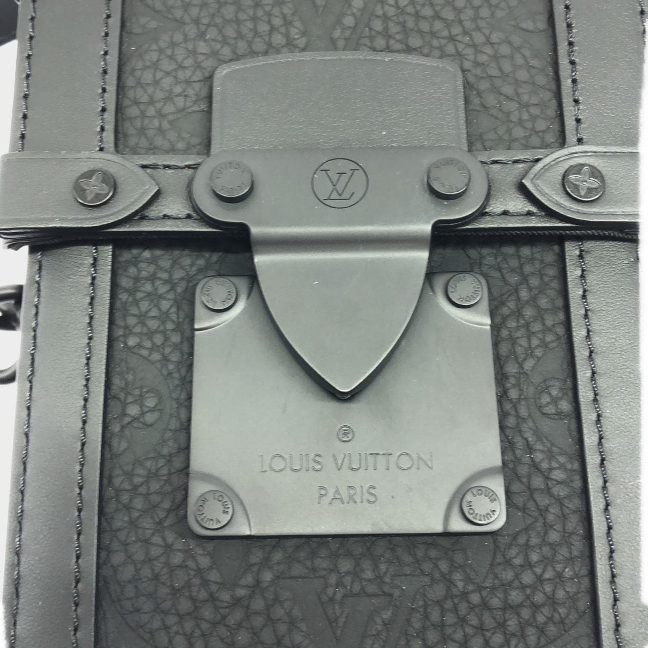 ルイヴィトン トリヨン モノグラム ヴェルティカル トランク ウエアラブル ウォレット M82070 ショルダーバッグ