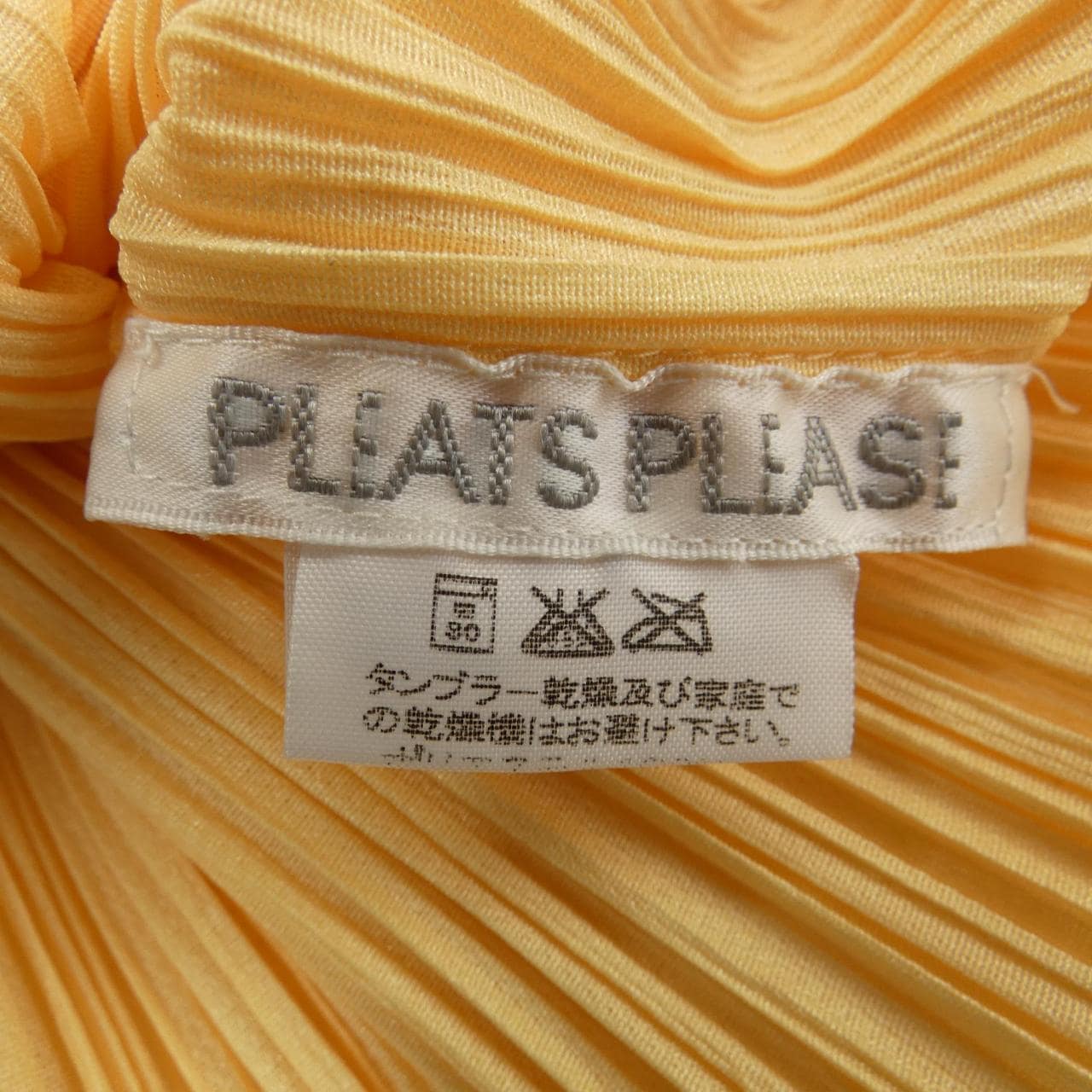 百褶PLEATS PLEASE上衣