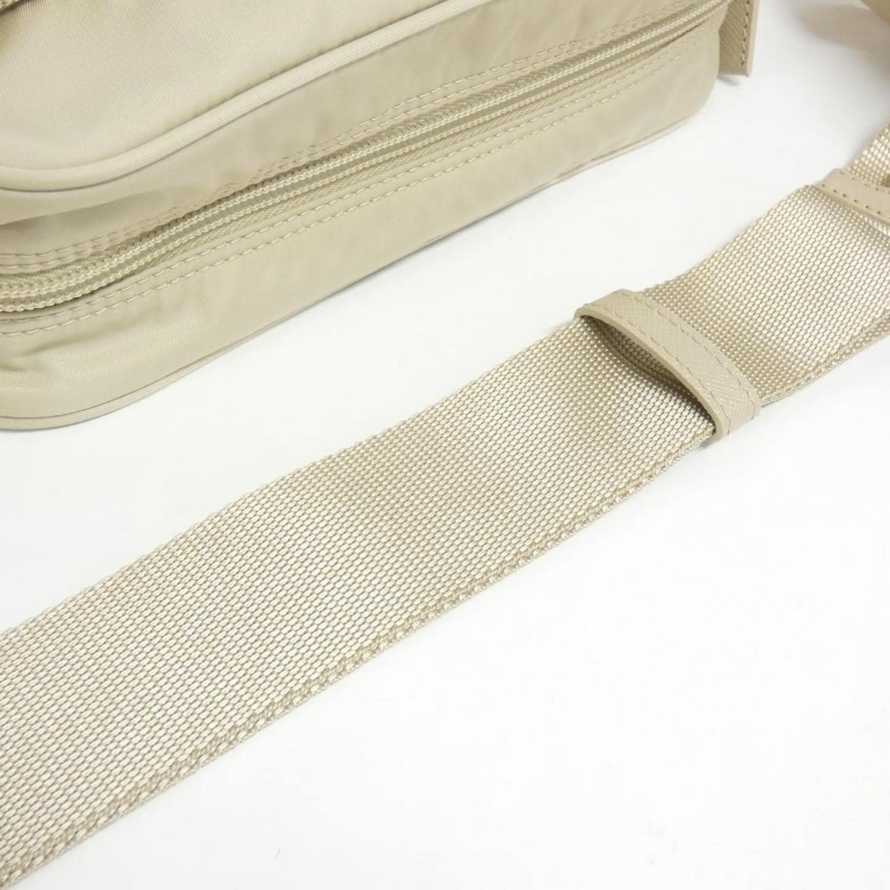 Prada 1BC167肩背包