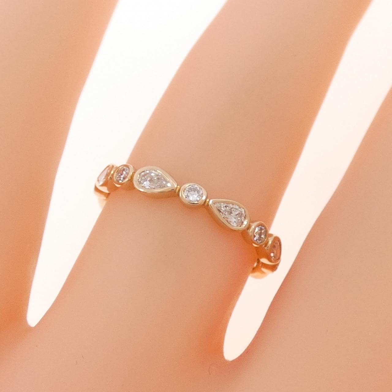 デビアス ルヴェリ ペタル バンドリング リング