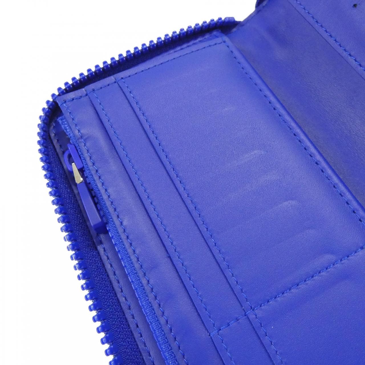 ルイヴィトン トリヨン モノグラム ジッピー ウォレット ヴェルティカル M80791 財布