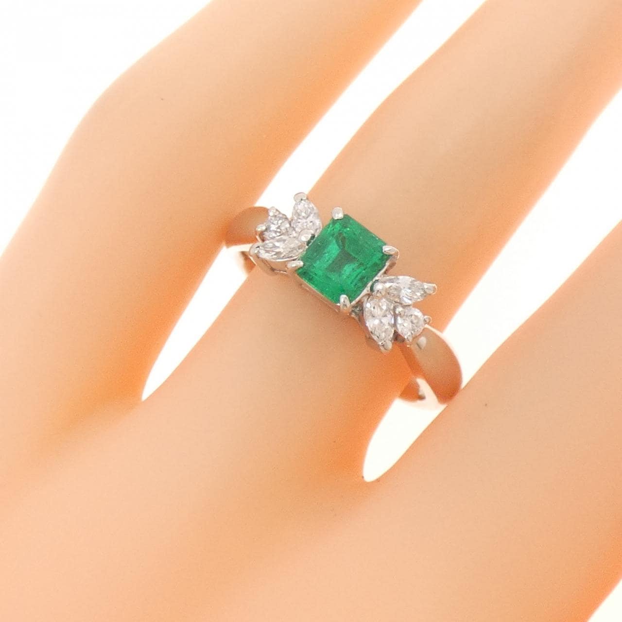 PT900 エメラルド リング 0.63CT