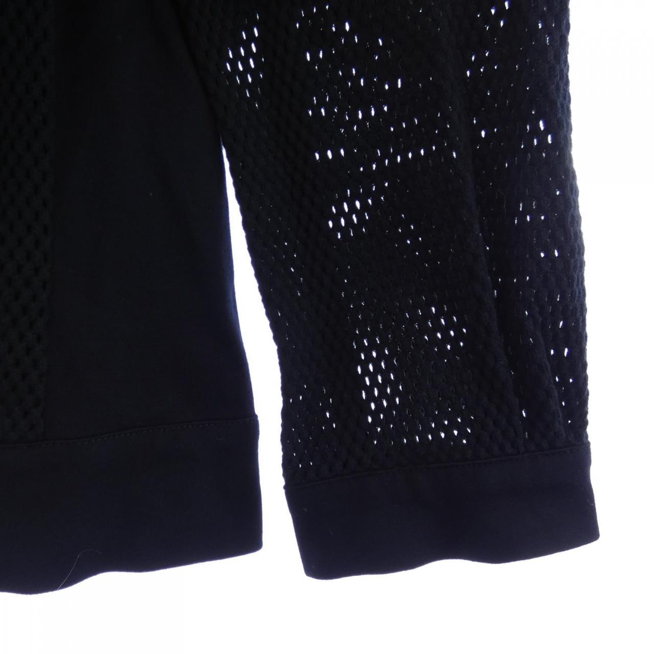 トゥービーシック TO BE CHIC パーカー