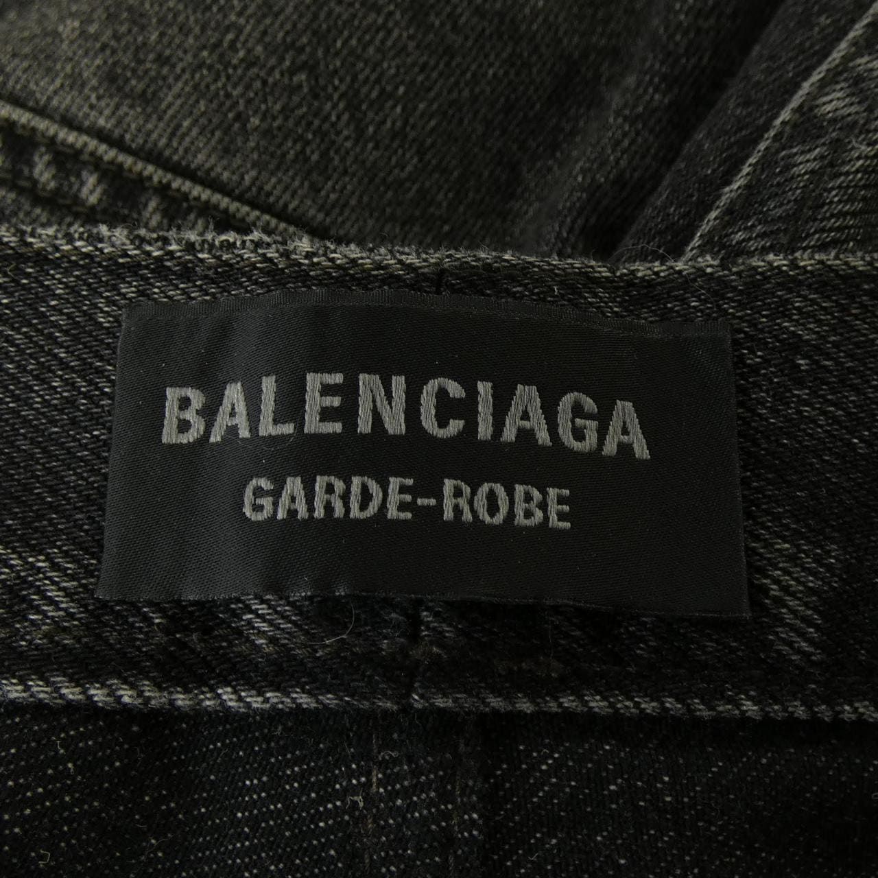 バレンシアガ BALENCIAGA GARDE-ROBE 773760 TBP47 ジーンズ