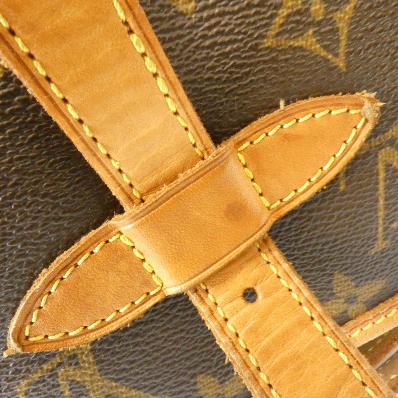 ルイヴィトン モノグラム ソミュール 30cm M42256 ショルダーバッグ