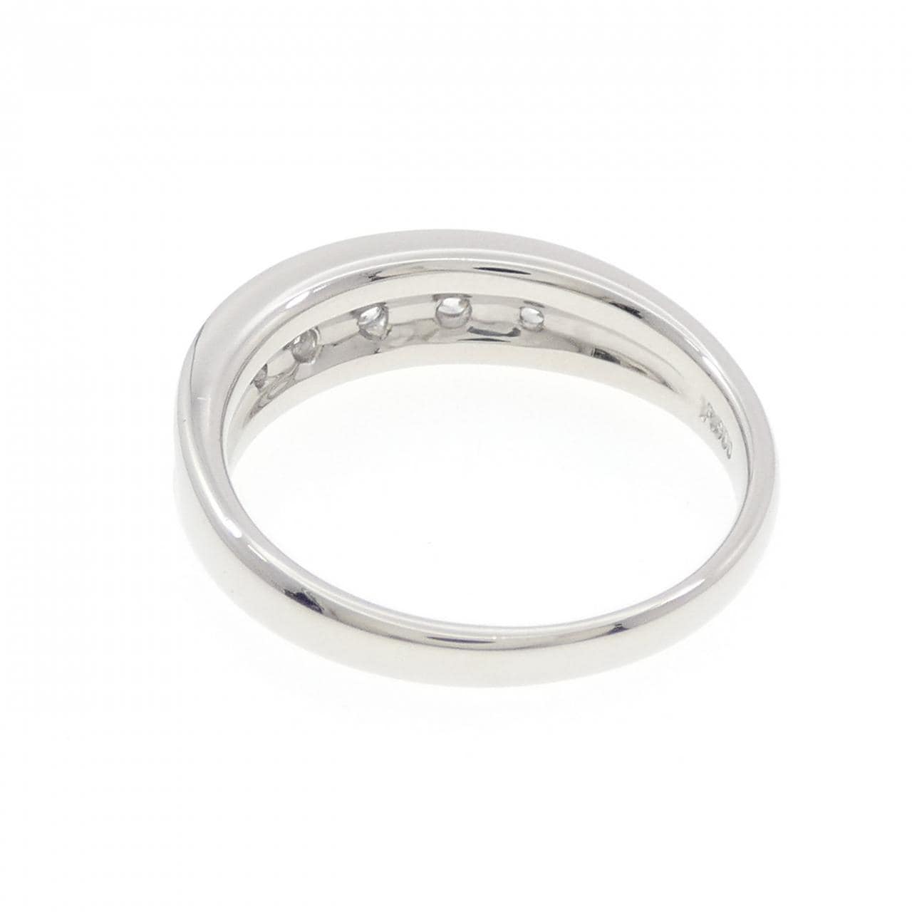 PT900钻石戒指，0.547克拉