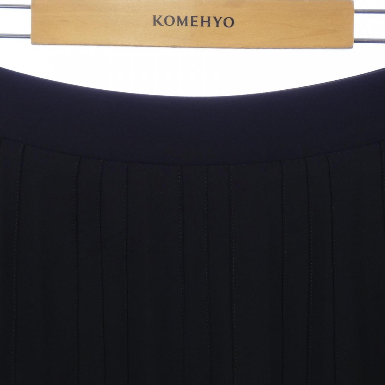サルヴァトーレフェラガモ SALVATORE FERRAGAMO スカート