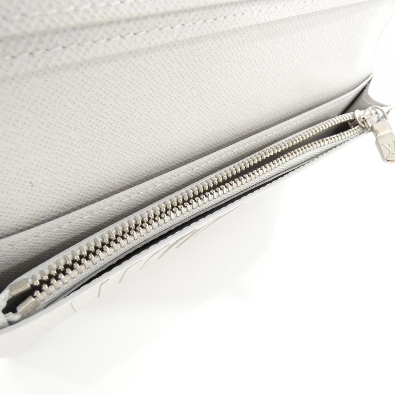 LOUIS VUITTON Taiga Rama Portefeuille Brother M30298 钱包