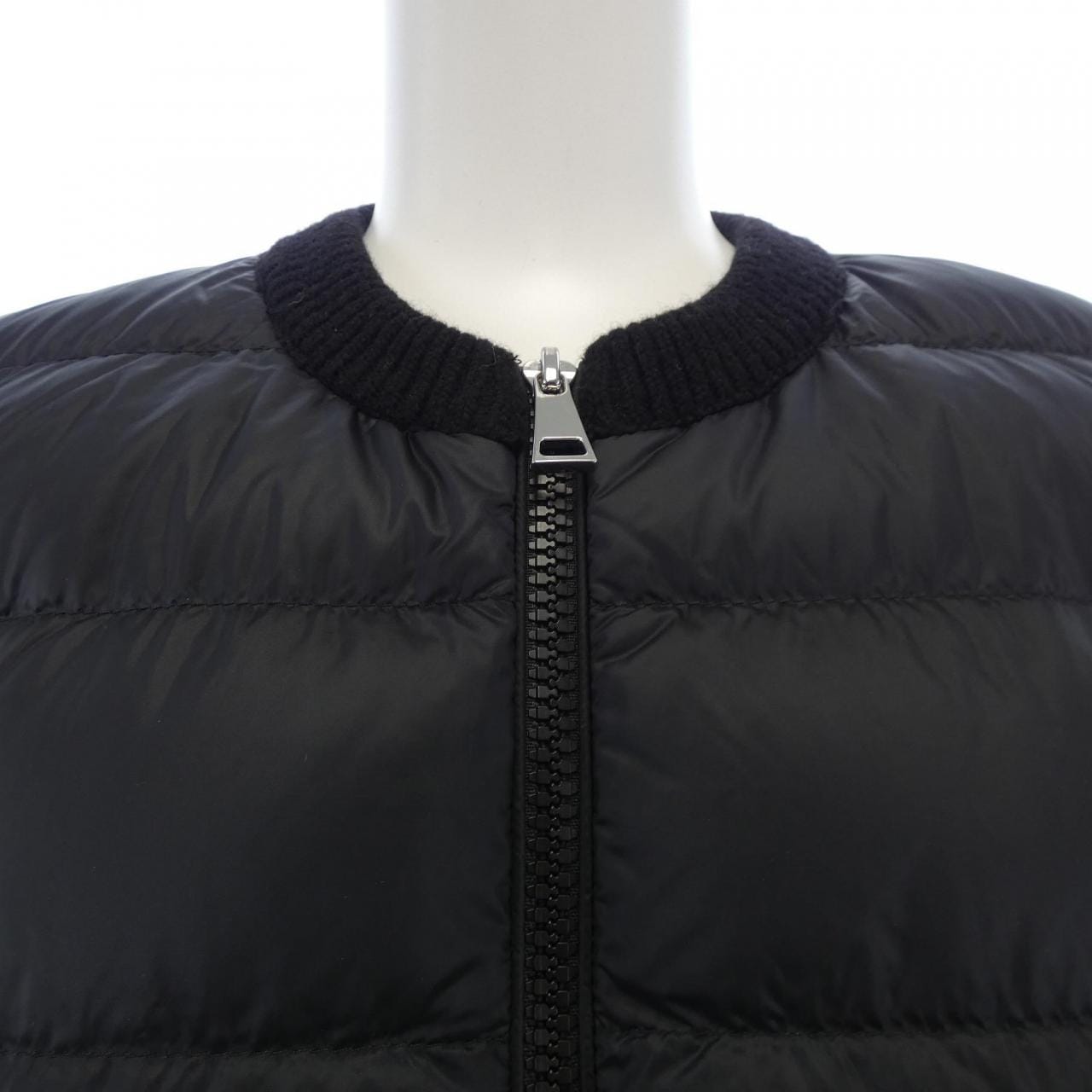 モンクレール MONCLER ダウンジャケット