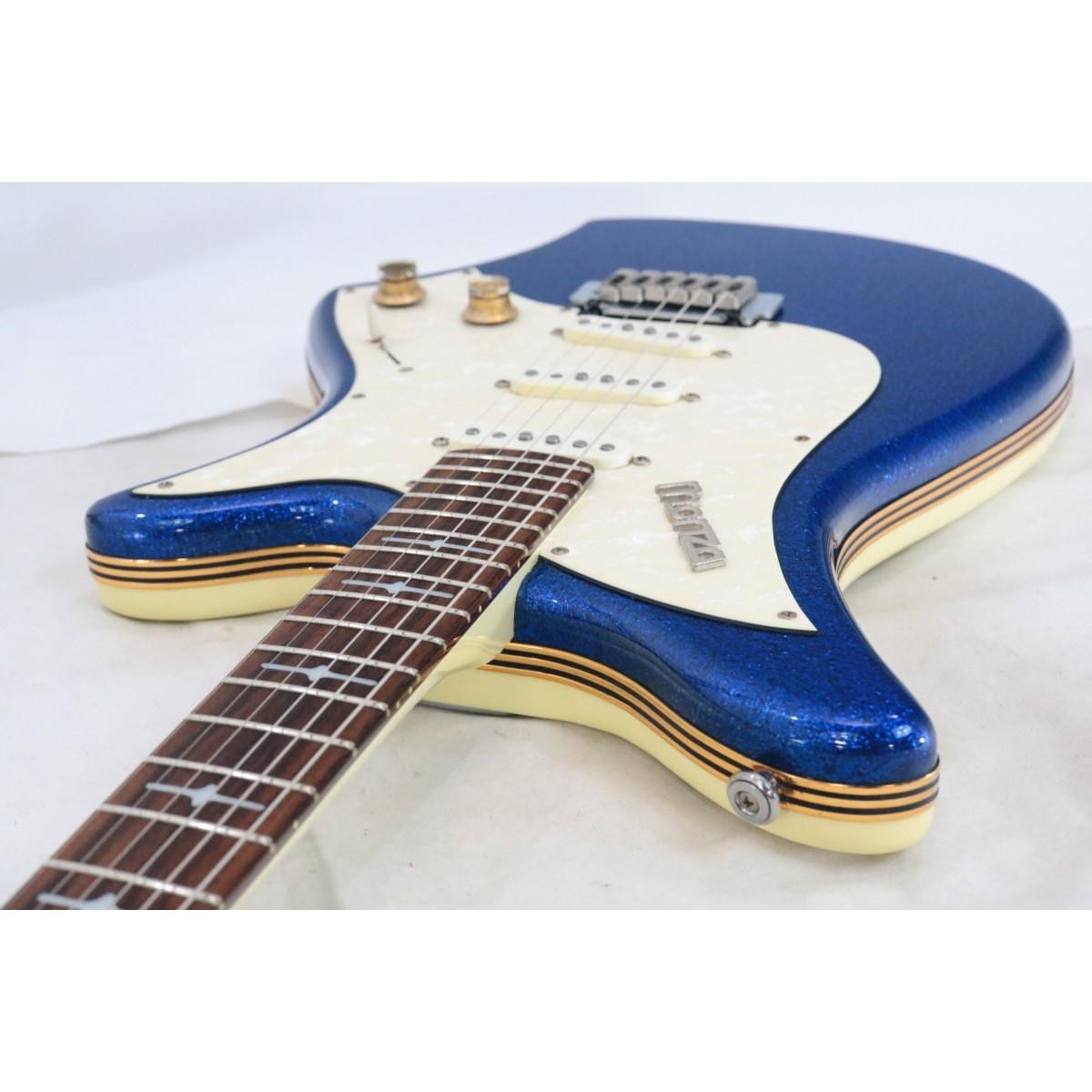 Ｉｔａｌｉａ　ｇｕｉｔａｒｓ　　ＭＯＮＺＡ