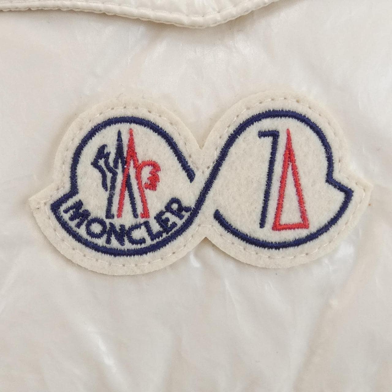 モンクレール MONCLER ダウンジャケット