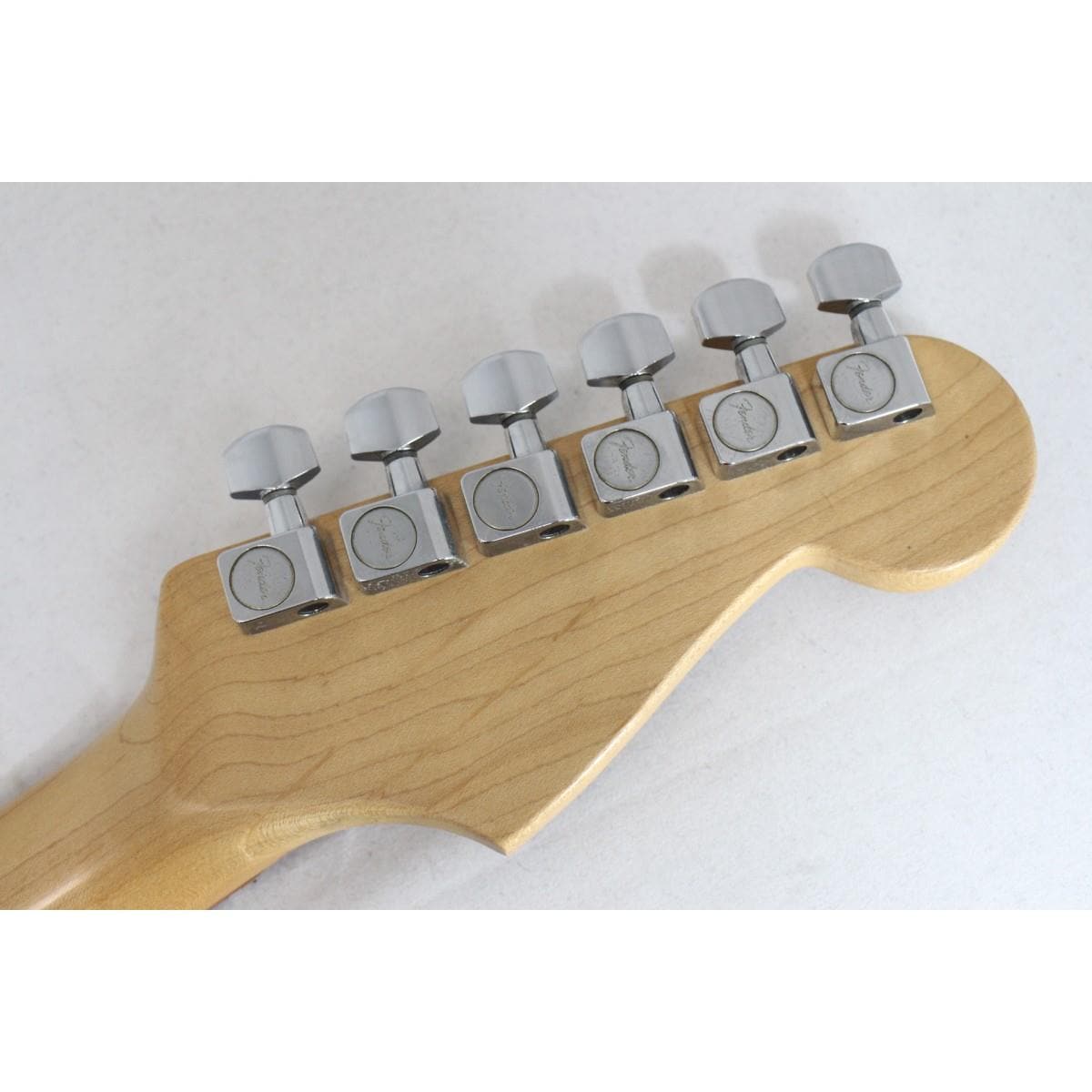 FENDER STANDARD STRATOCASTER/LH