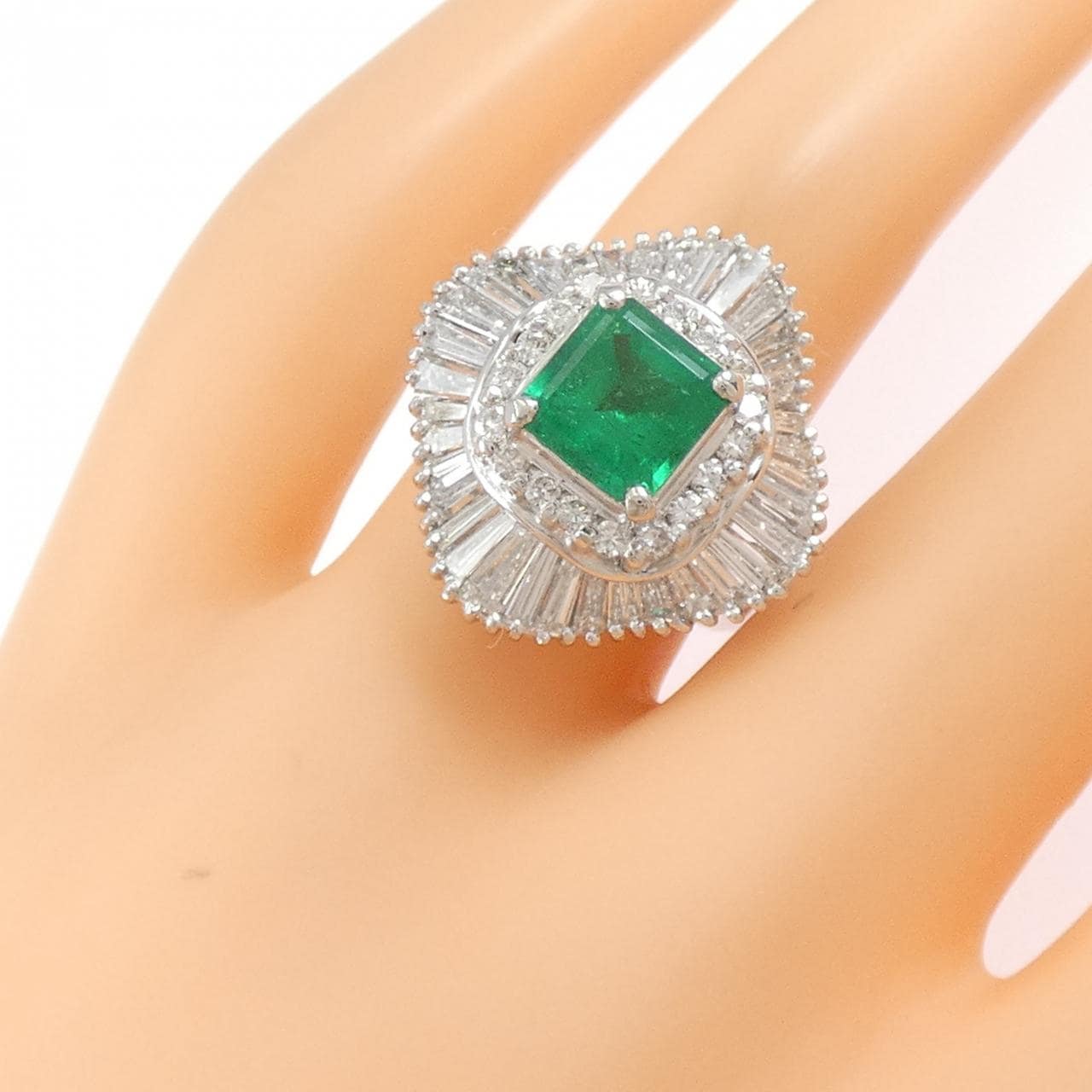 PT900 エメラルド リング 1.83CT