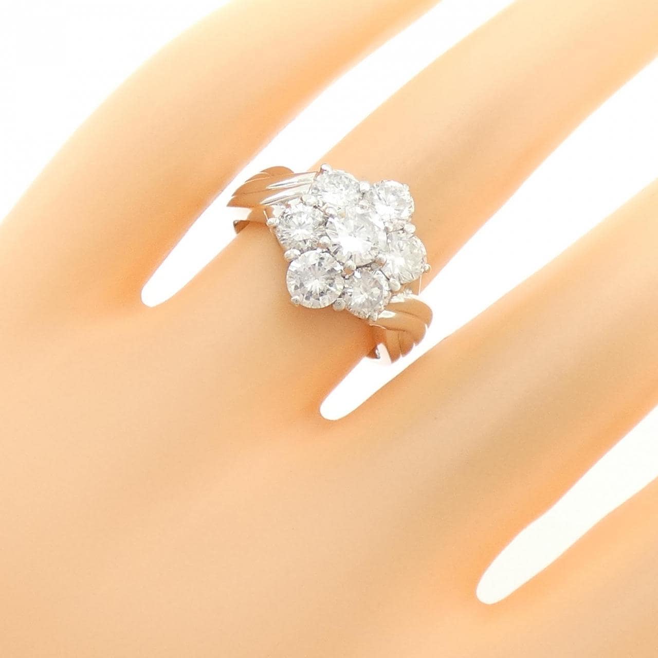 PT900 フラワー ダイヤモンド リング 2.00CT