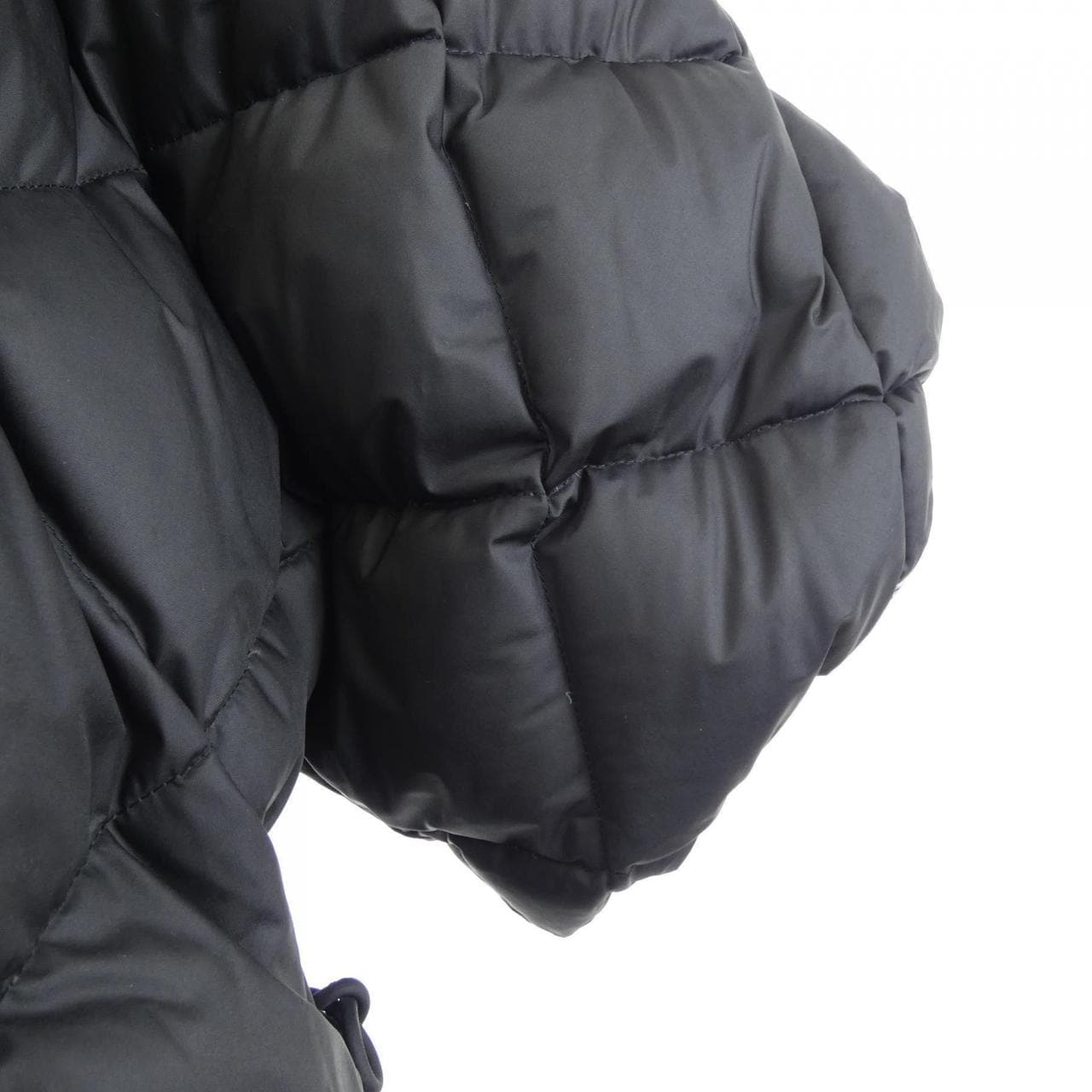 エルメス HERMES LA PROMENADE DU MATIN 2H0160D4 ダウンジャケット