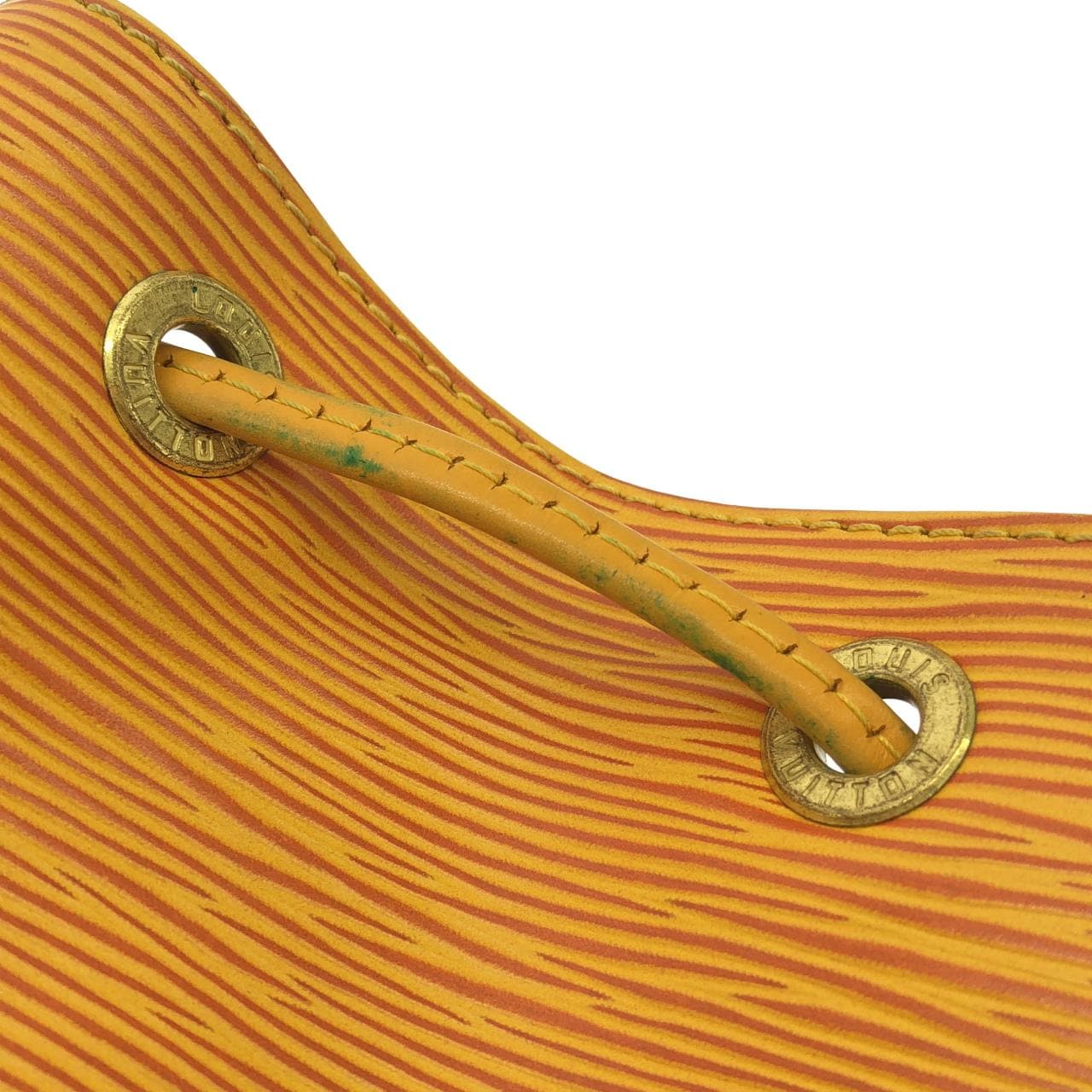 ルイヴィトン エピ プチ ノエ M44109 ショルダーバッグ