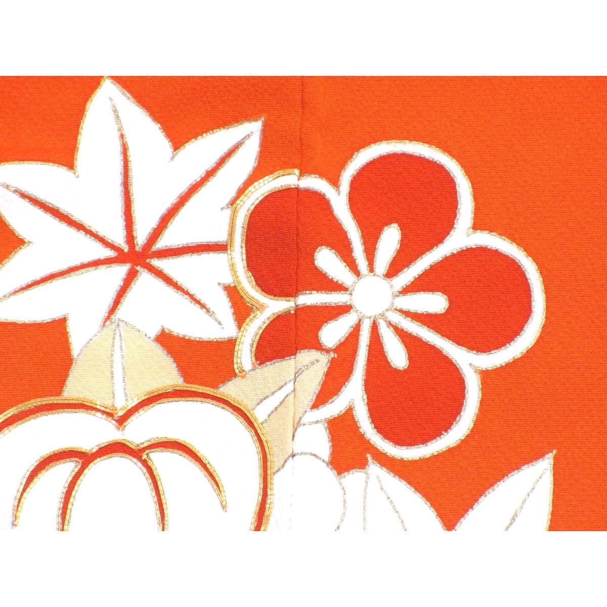 穿著友禪金彩繡花