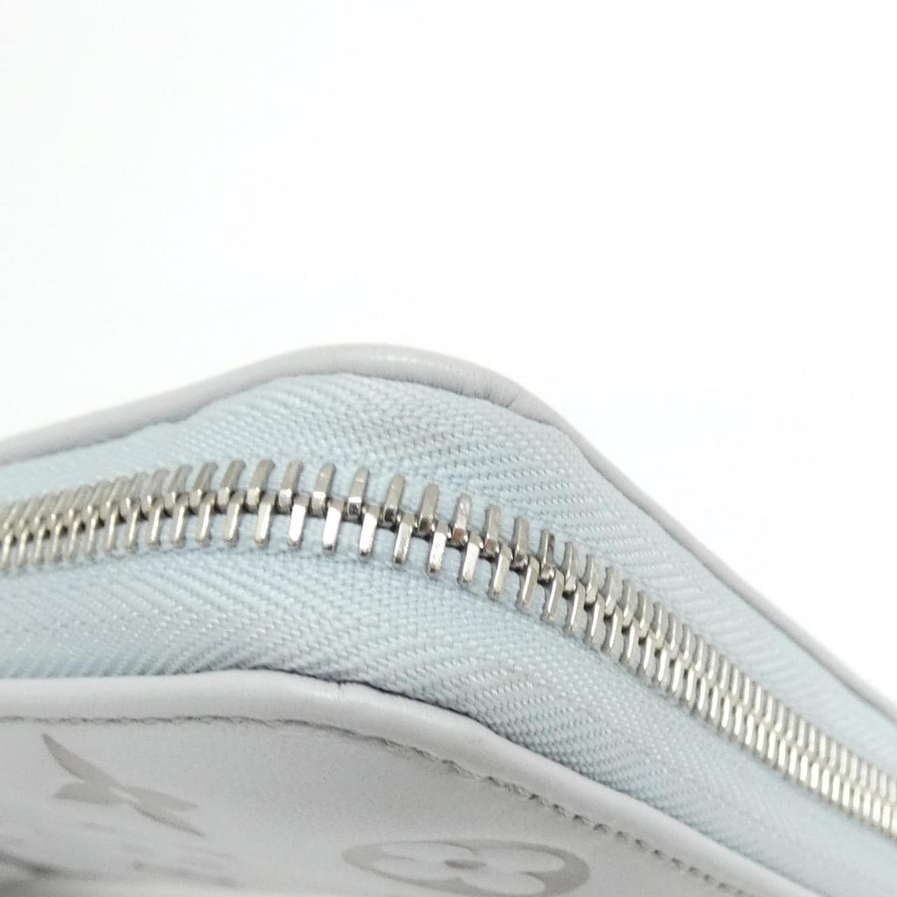 ルイヴィトン クッサン ジッピー ウォレット M82792 財布