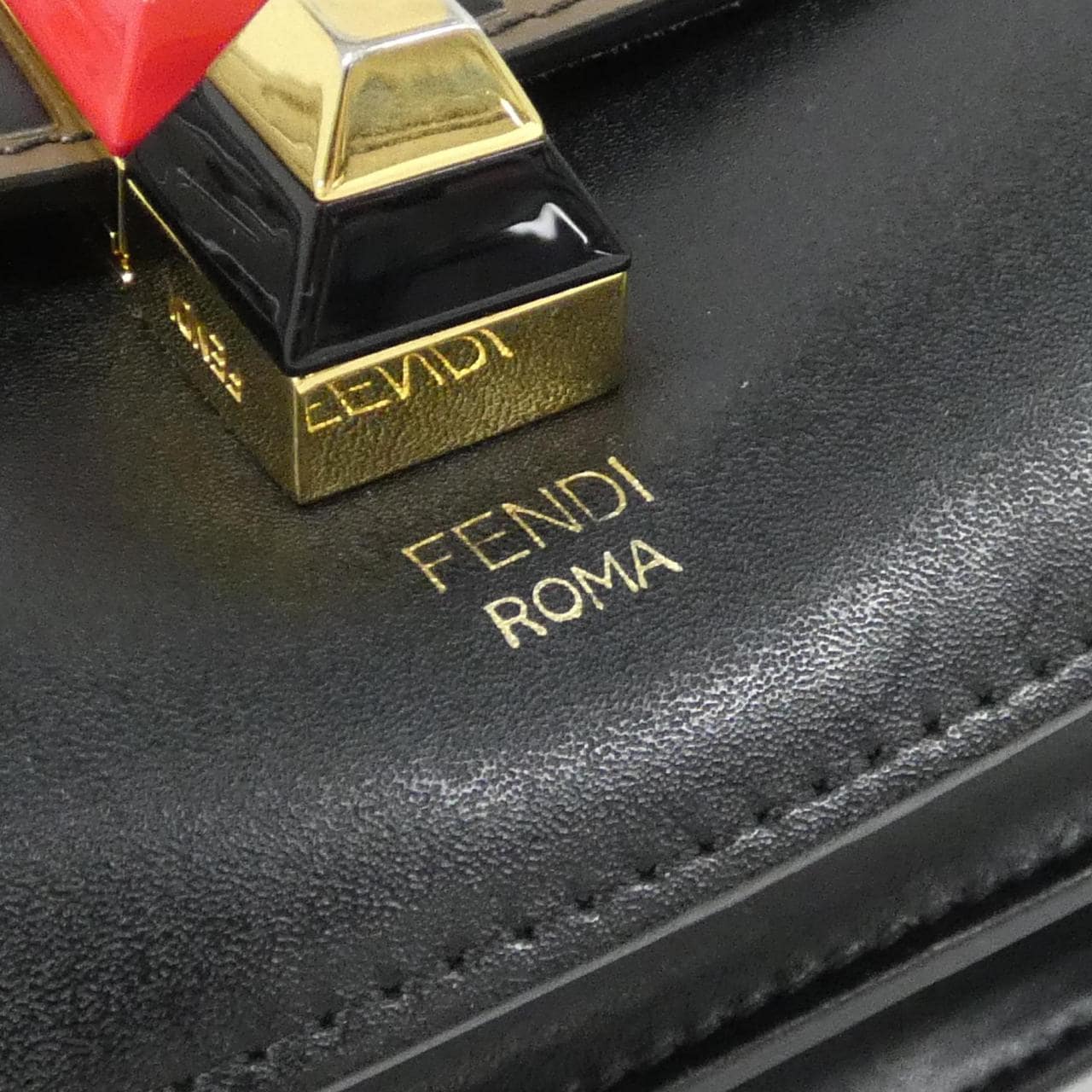 フェンディ KAN I MINI 8M0381 A5TY ショルダーバッグ