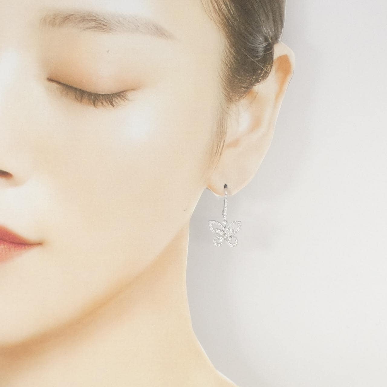 グラフ バタフライ シルエット ピアス