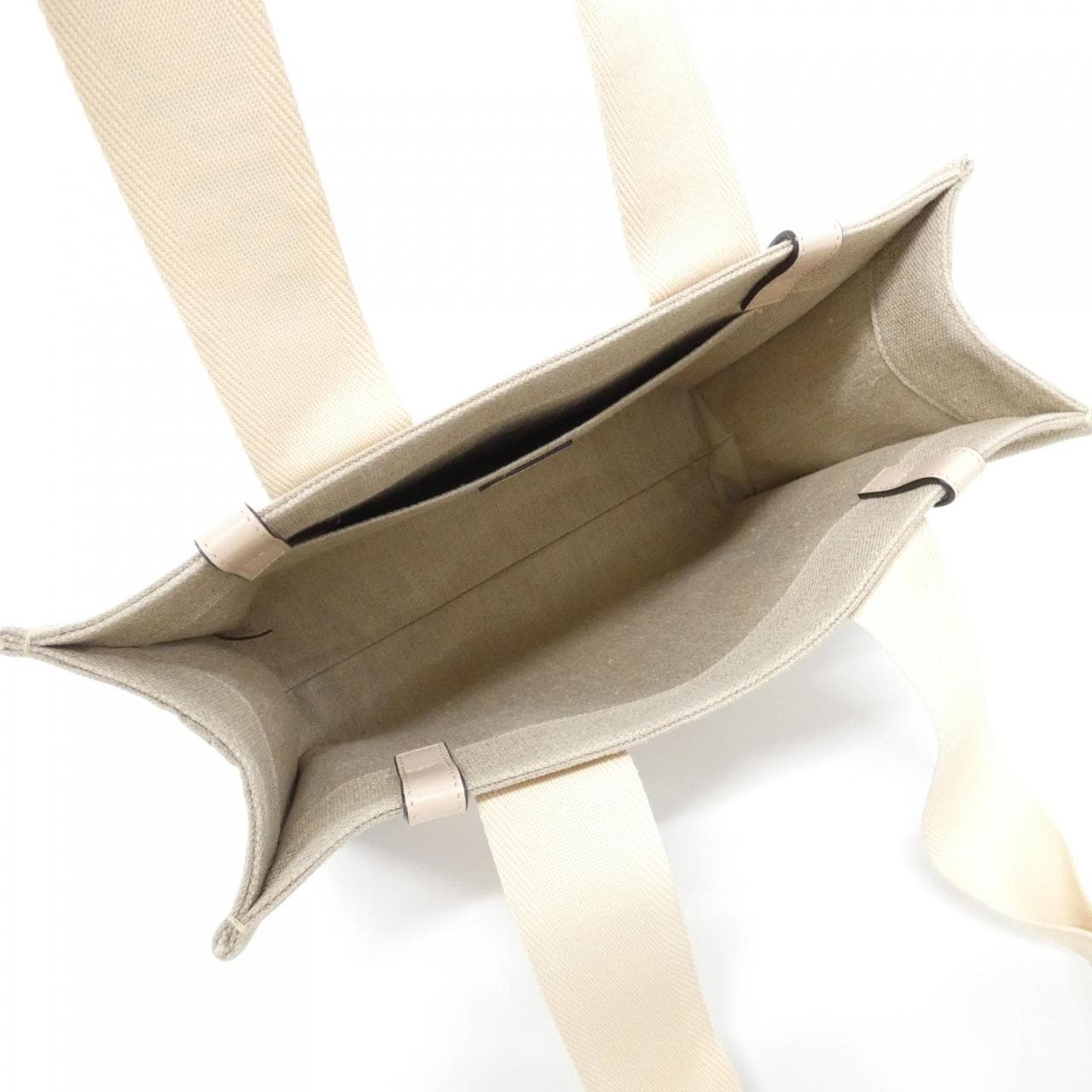 クロエ ウッディ トート ミディアム CHC22AS383 I26 バッグ