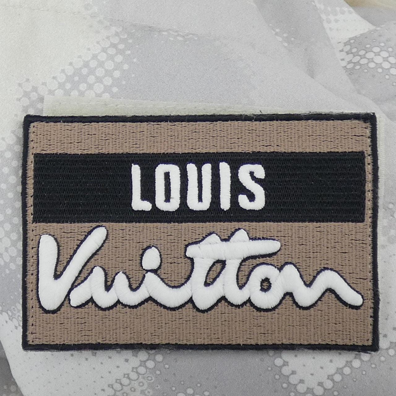ルイヴィトン LOUIS VUITTON HQB08EFTN ダウンジャケット