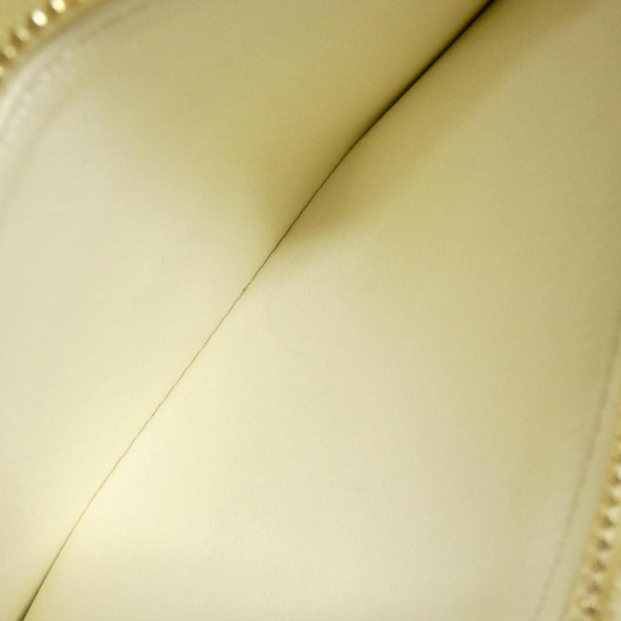 ルイヴィトン トリヨン LVヴェルティカル ウォレット M82512 財布