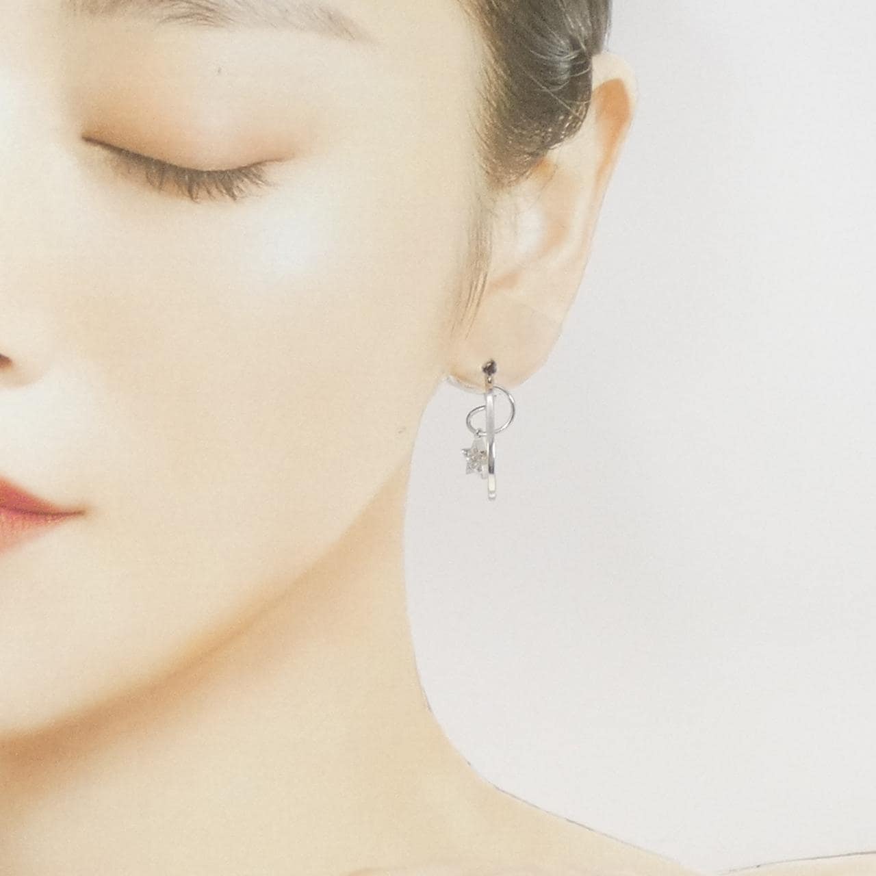 K18WG スター ダイヤモンド ピアス 0.10CT