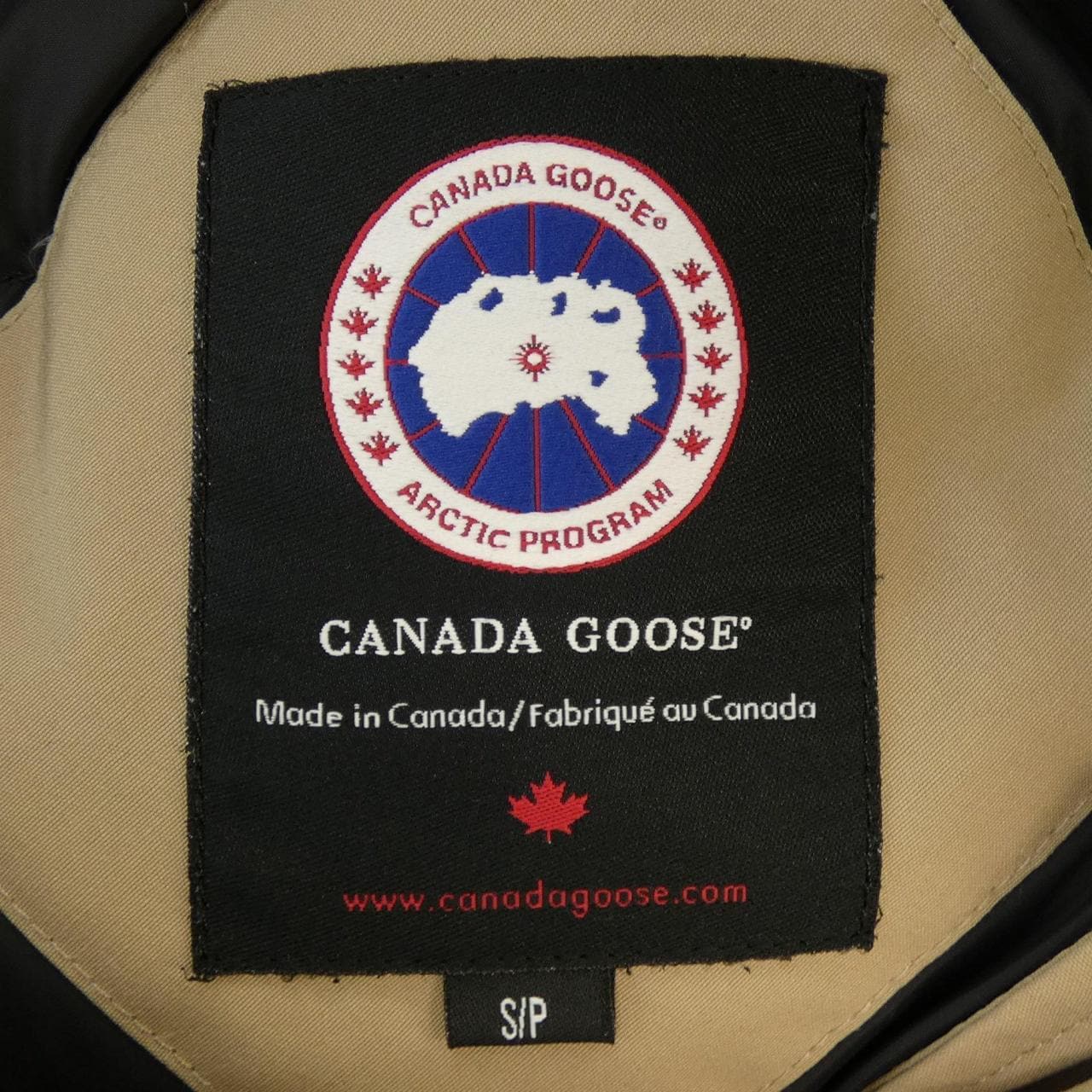 加拿大鵝CANADA GOOSE羽絨大衣