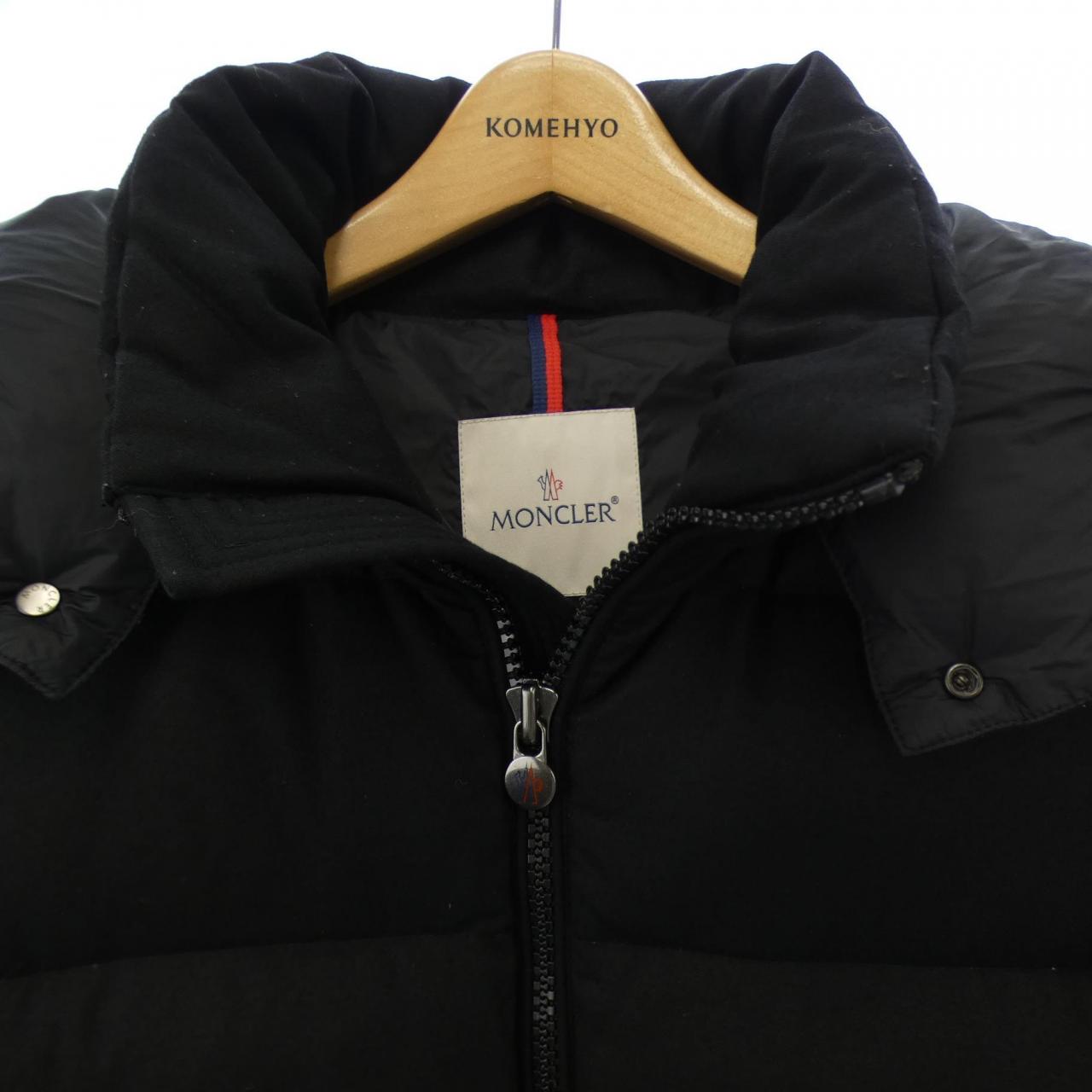 モンクレール MONCLER ダウンジャケット