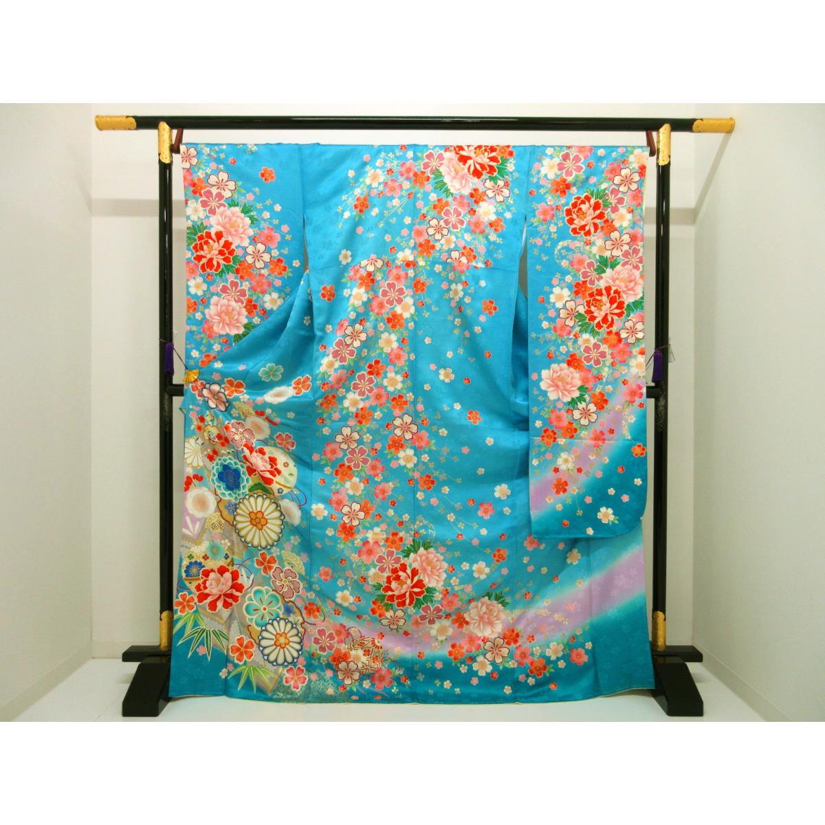 [Unused items] Kimono with Yuzen gold leaf finish and embroidered gradation dyeing