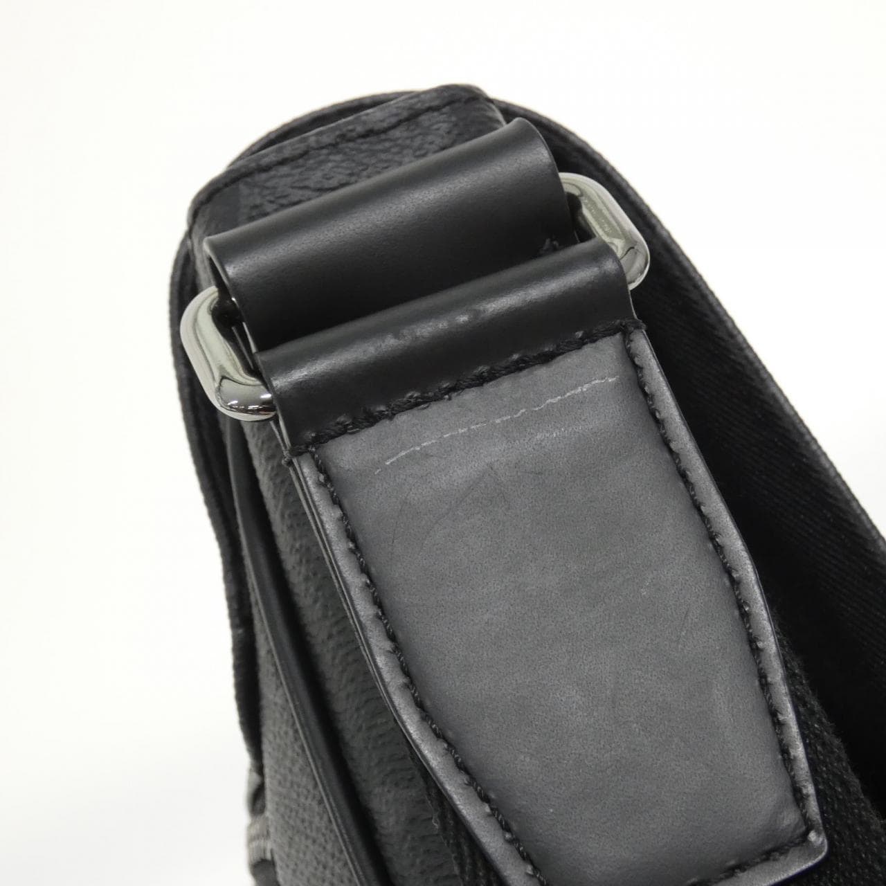 ルイヴィトン モノグラム エクリプス ディストリクト MM M44001 ショルダーバッグ