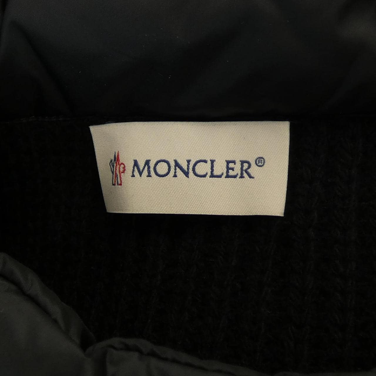 【新品】モンクレール MONCLER 20939B00028 ダウンジャケット