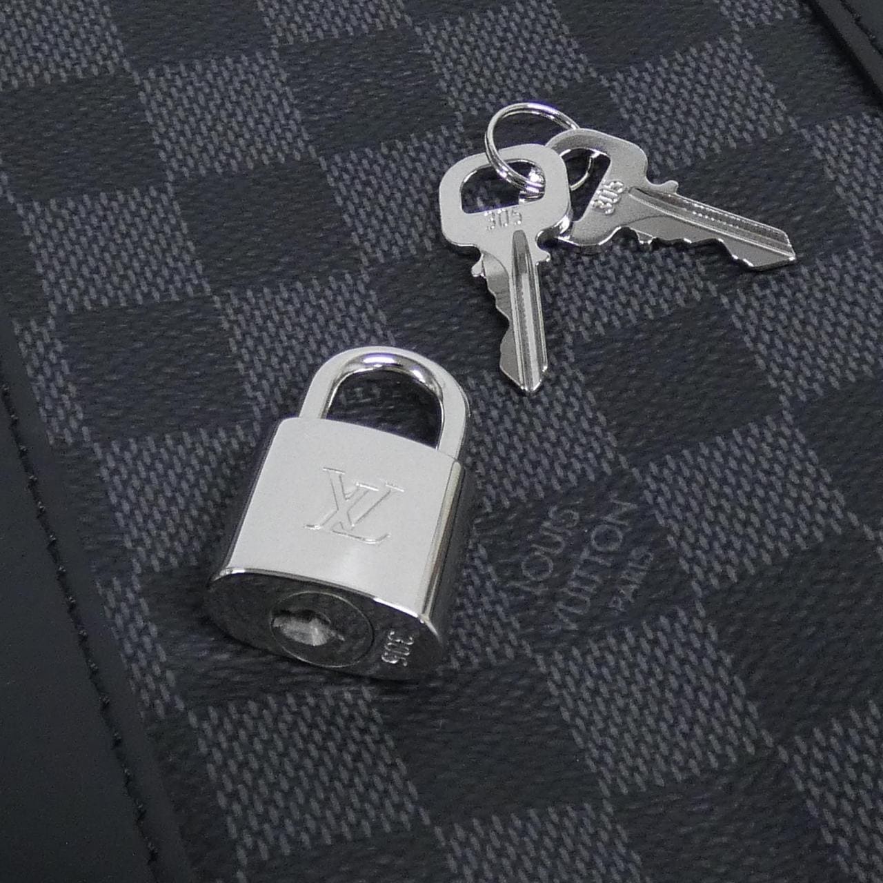 ルイヴィトン ダミエ グラフィット ポルト ドキュマン ヴォワヤージュ PM N41478 バッグ