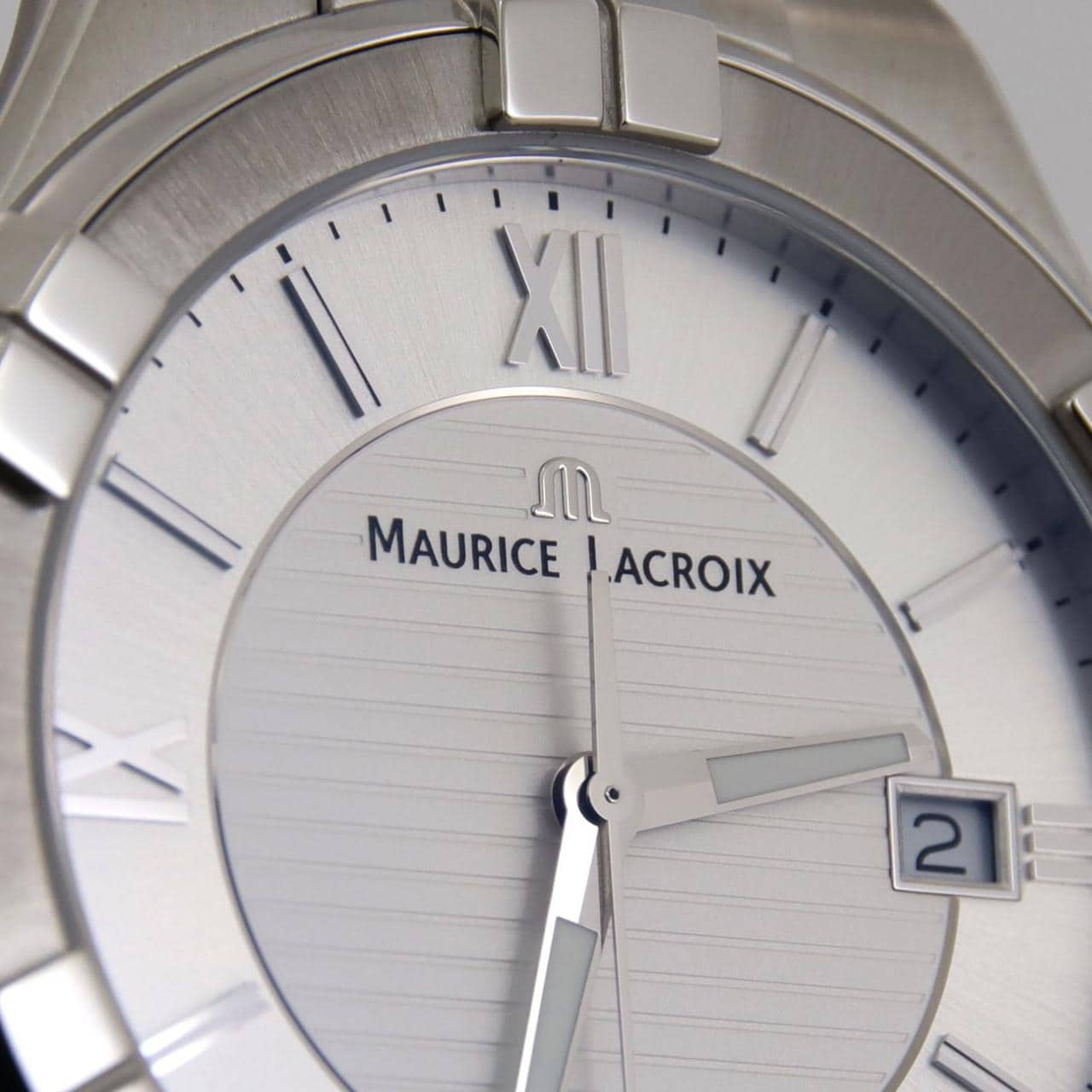 Maurice Lacroix Icon Date AI1008-SS002-130-1 SS Quartz