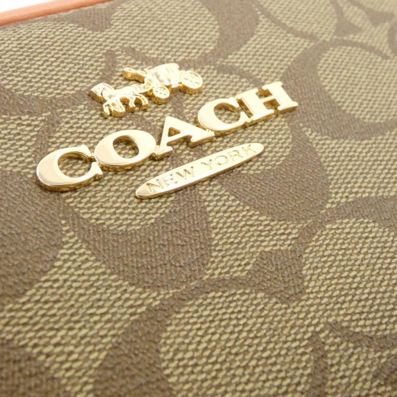 [BRAND NEW] Coach CA547 Shoulder Bag