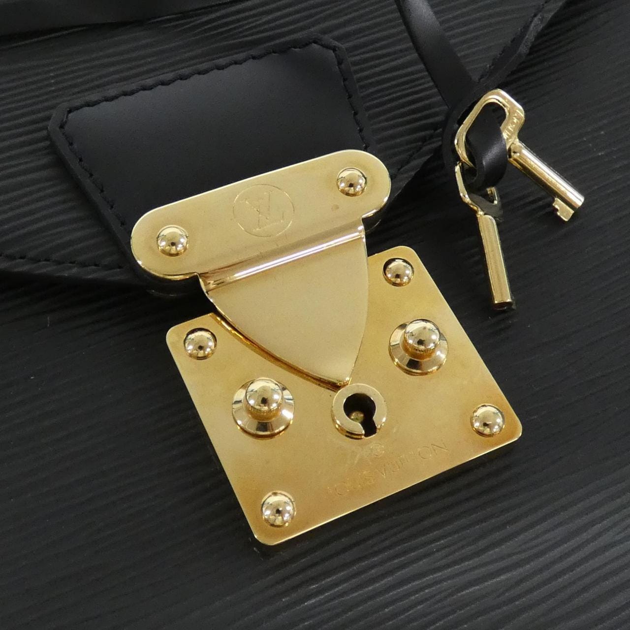 ルイヴィトン エピ コンセイエ M54422 バッグ