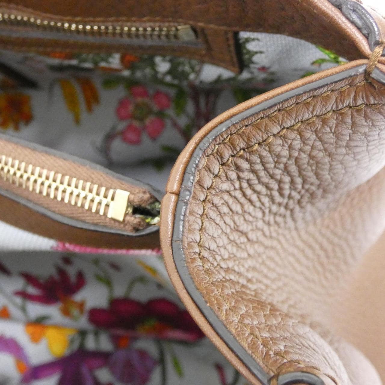 グッチ 323660 A7M0A バッグ