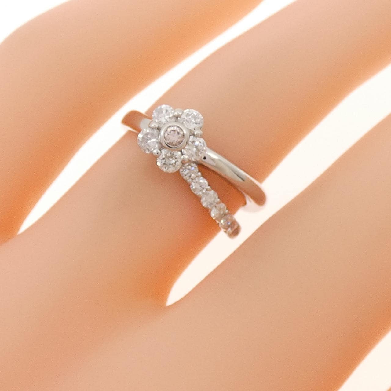 PT950 フラワー ダイヤモンド リング 0.50CT