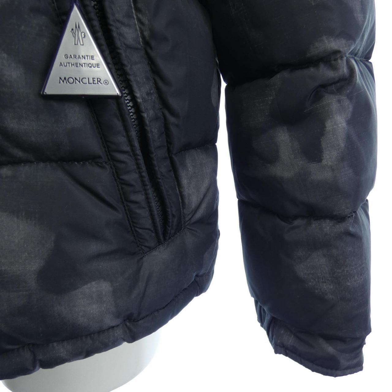 モンクレール MONCLER ダウンジャケット