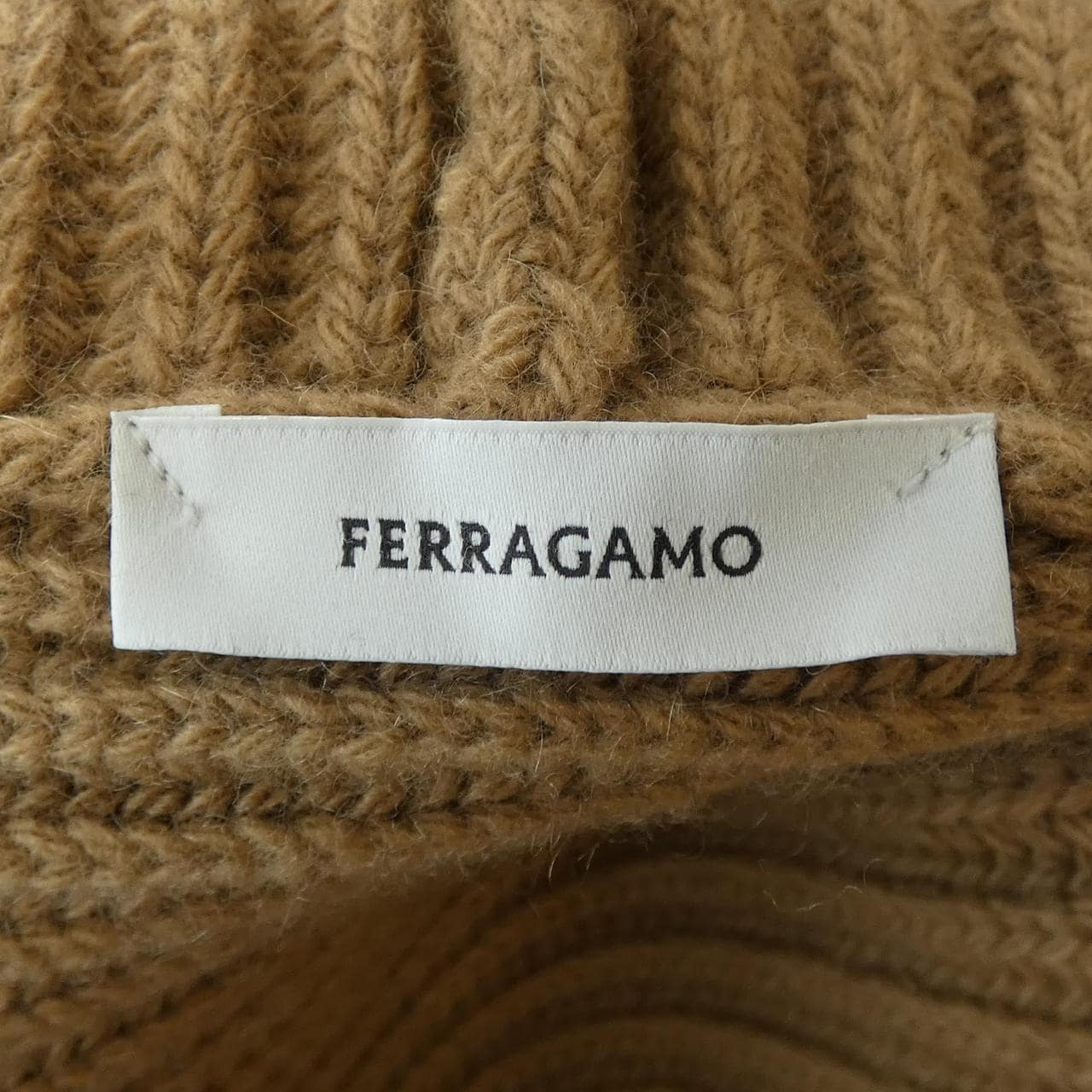 フェラガモ FERRAGAMO ニット