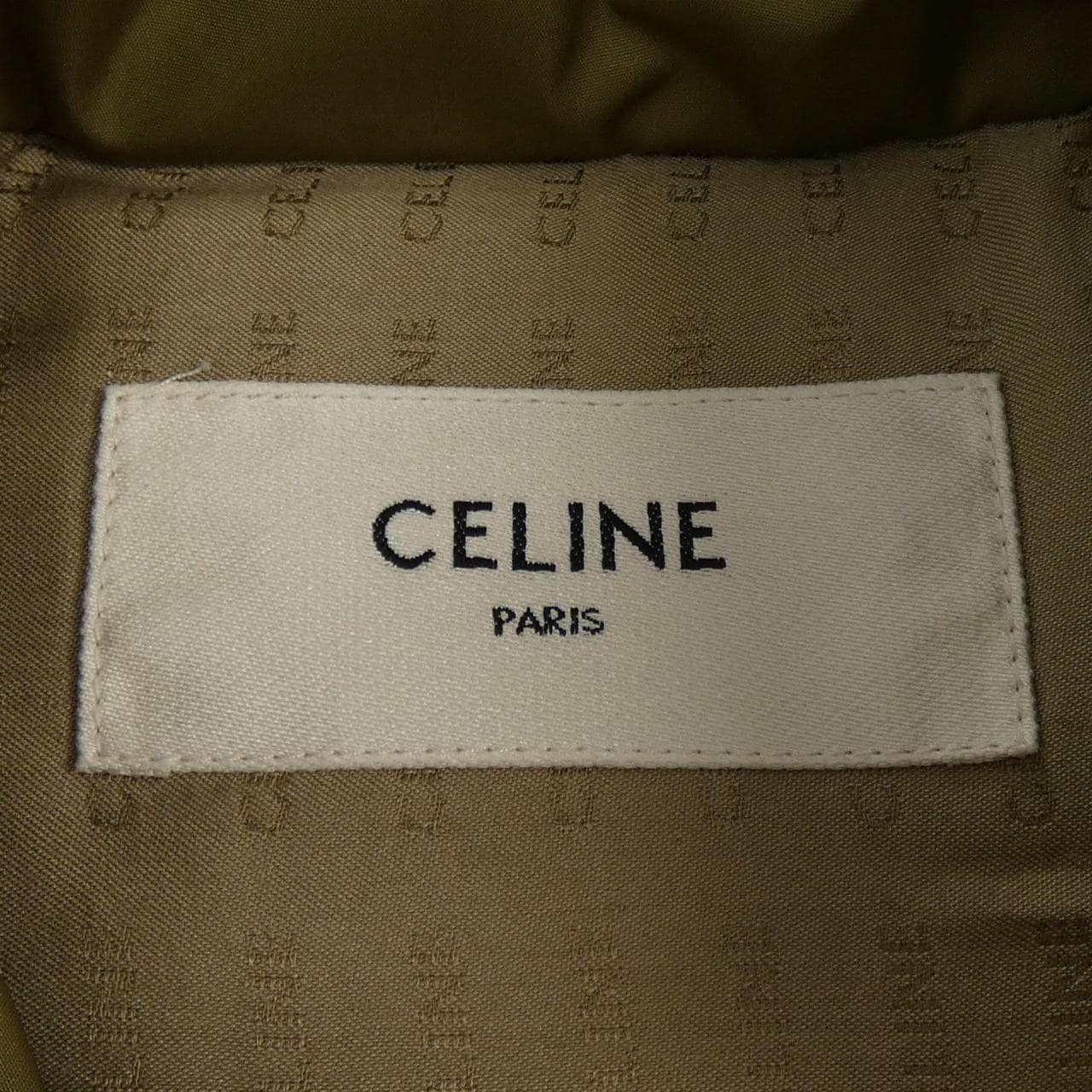 セリーヌ CELINE トリオンフ TORIOMPHE 2W660708N ダウンコート