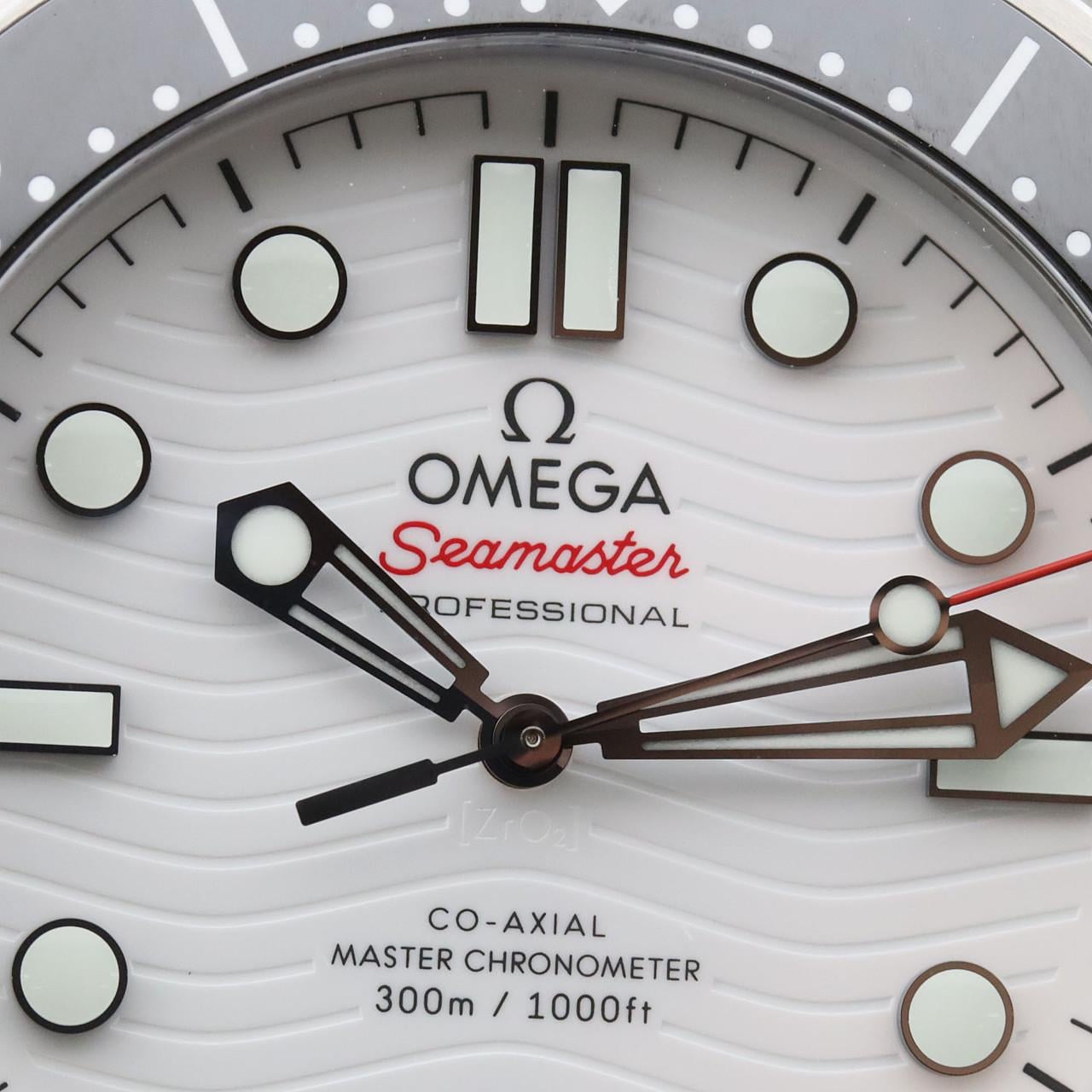 Omega Seamaster Diver 300M 210.30.42.20.04.001 SS Automatic