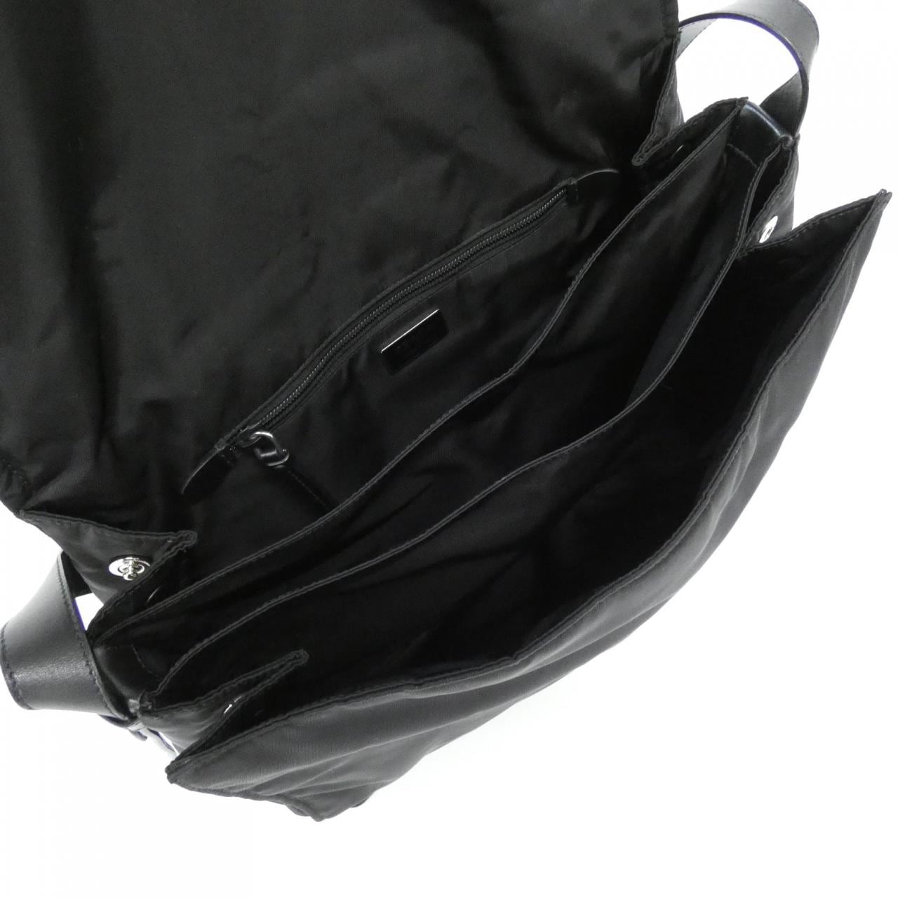 Prada 1BD256肩背包