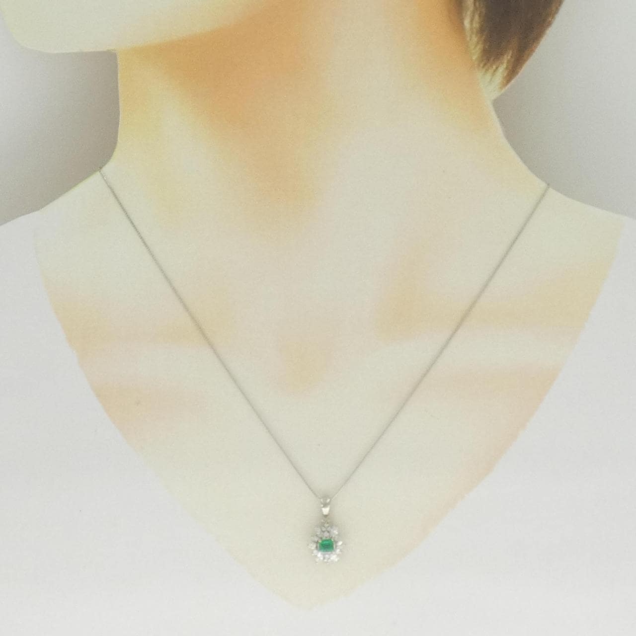 PT900/PT850 エメラルド ネックレス 0.24CT