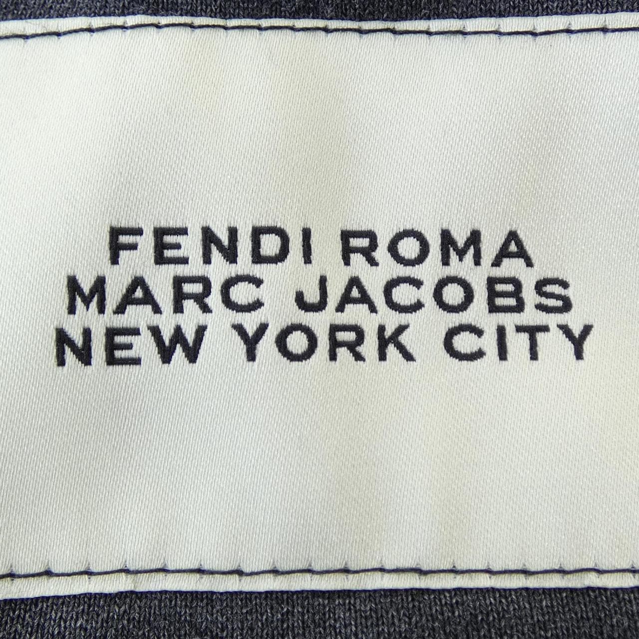 フェンディ FENDI FY1212 AM18 スウェット
