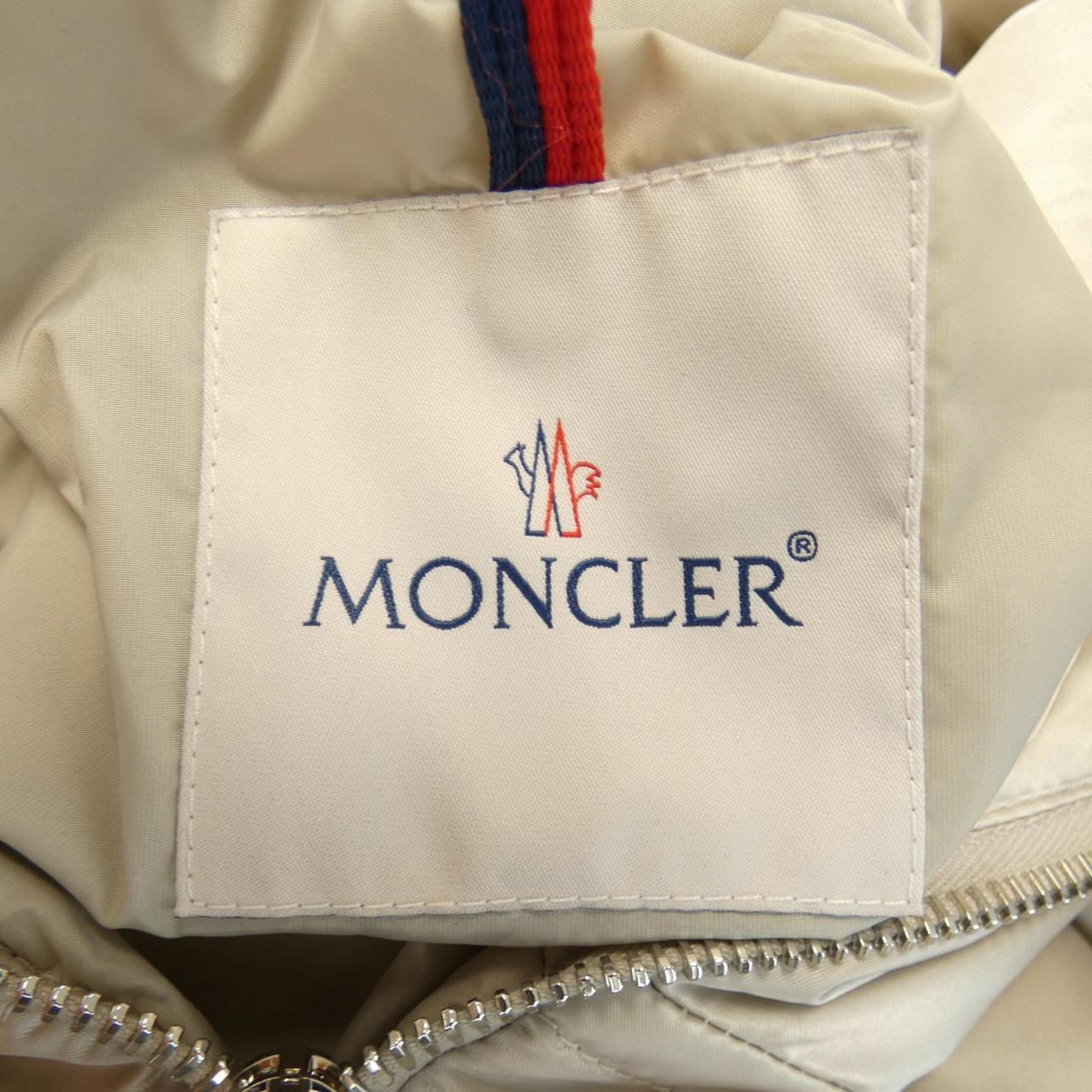 モンクレール MONCLER ダウンジャケット